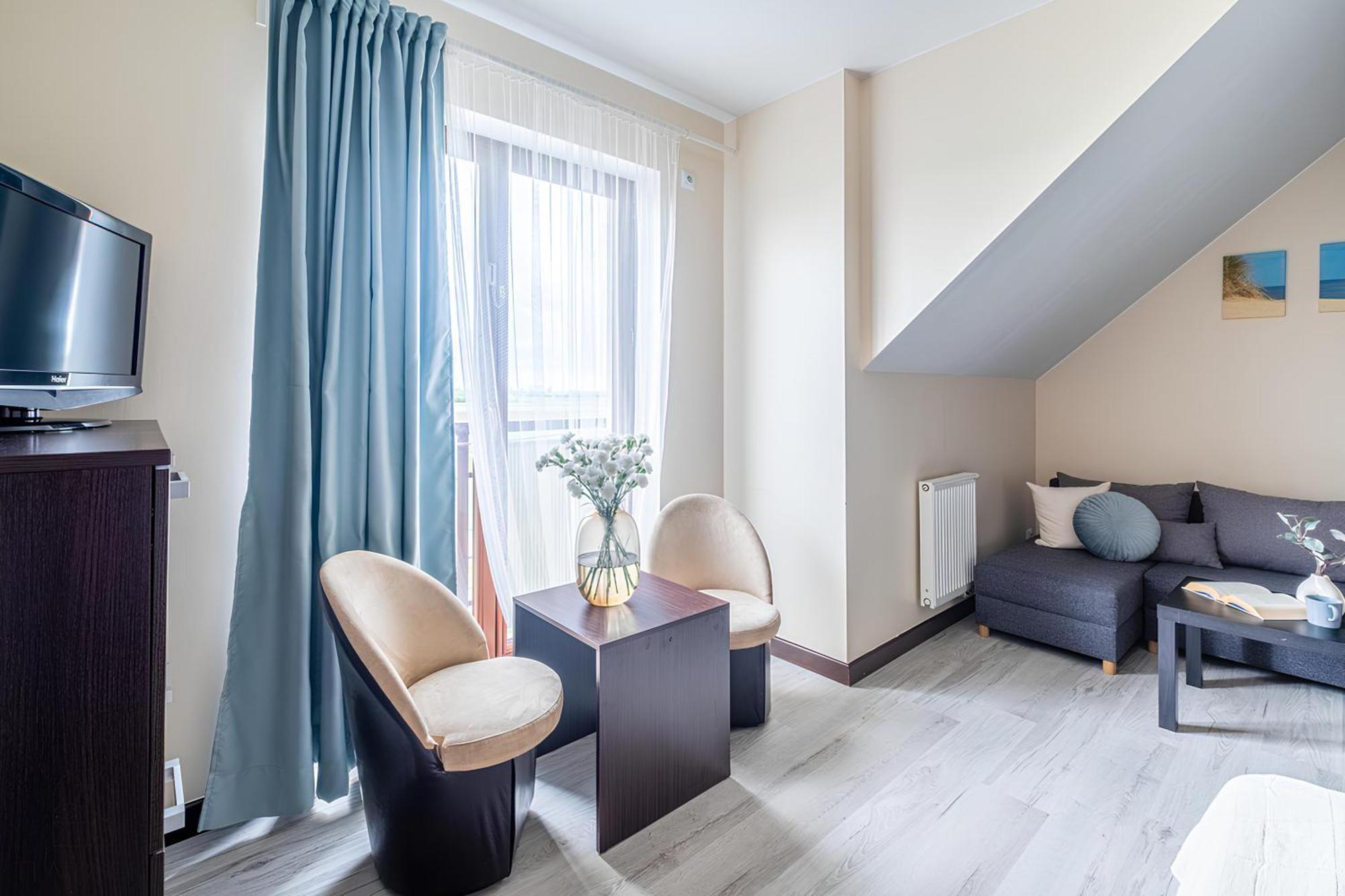 Sztutowo Lazurowy Dwor - Apartamenty Oraz Pokoje Z Basenem I Parkingiem Bagian luar foto