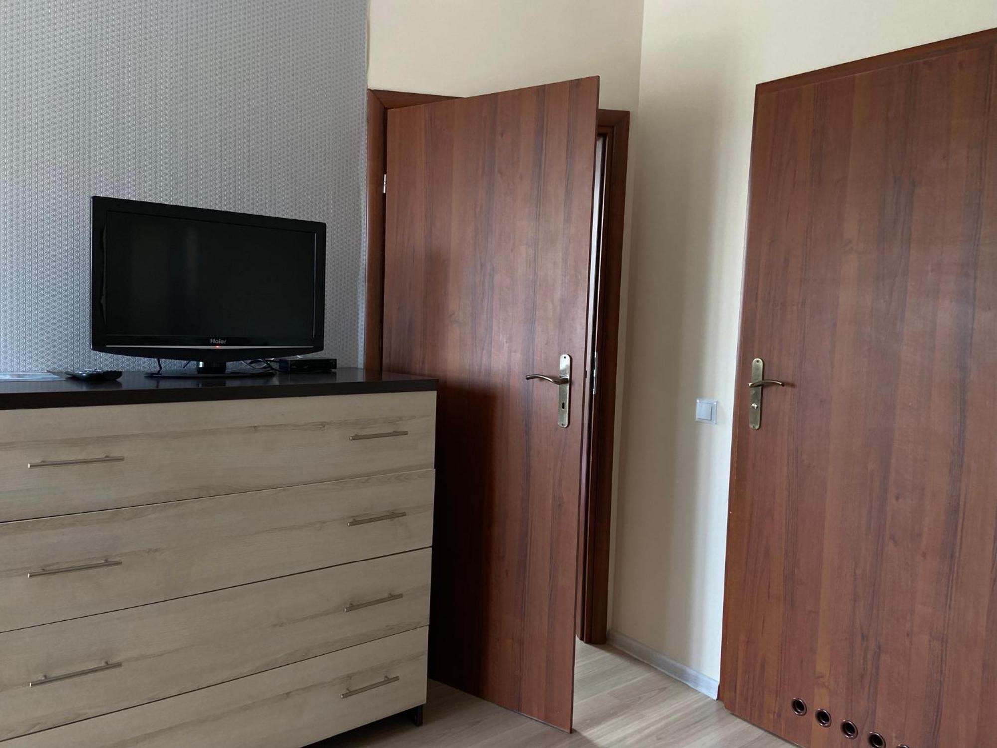 Sztutowo Lazurowy Dwor - Apartamenty Oraz Pokoje Z Basenem I Parkingiem Bagian luar foto