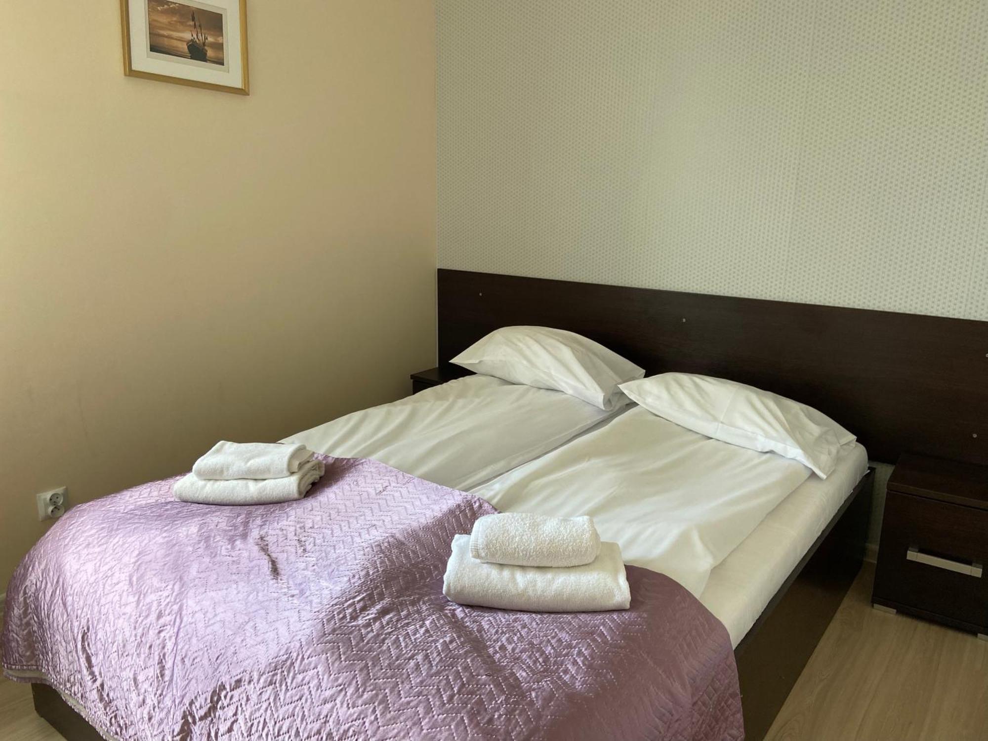 Sztutowo Lazurowy Dwor - Apartamenty Oraz Pokoje Z Basenem I Parkingiem Bagian luar foto