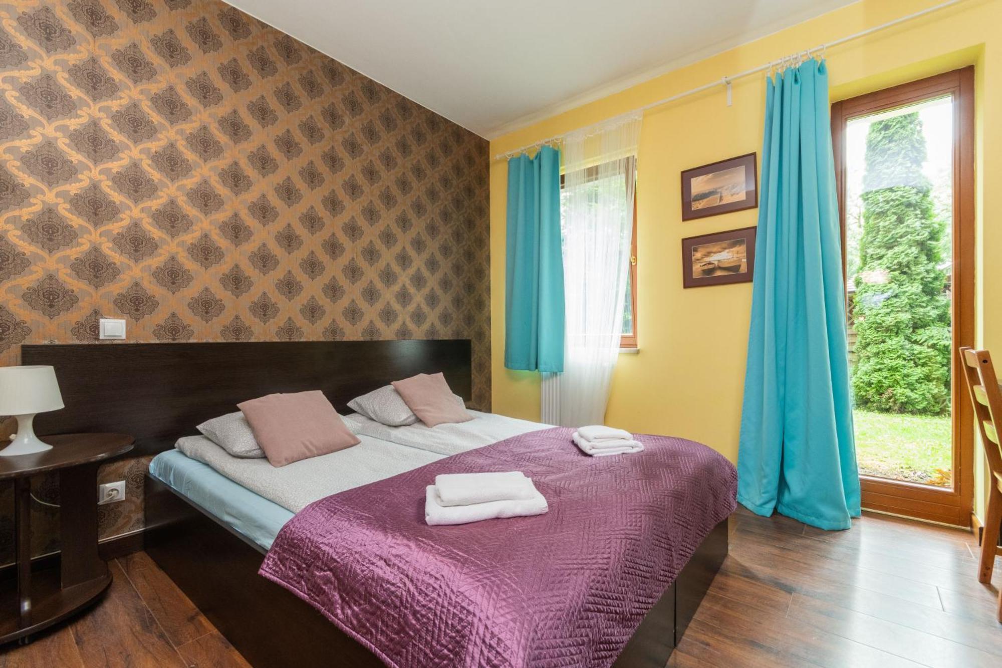 Sztutowo Lazurowy Dwor - Apartamenty Oraz Pokoje Z Basenem I Parkingiem Bagian luar foto