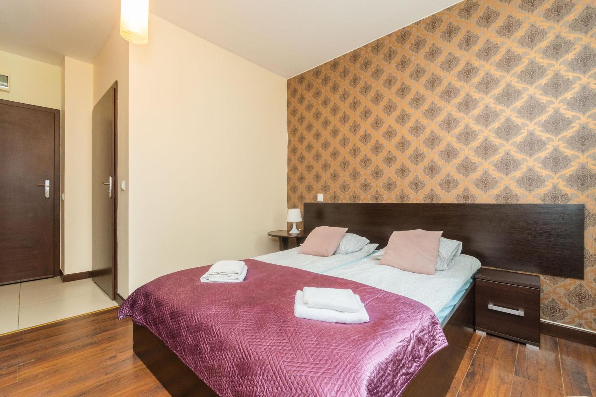Sztutowo Lazurowy Dwor - Apartamenty Oraz Pokoje Z Basenem I Parkingiem Bagian luar foto