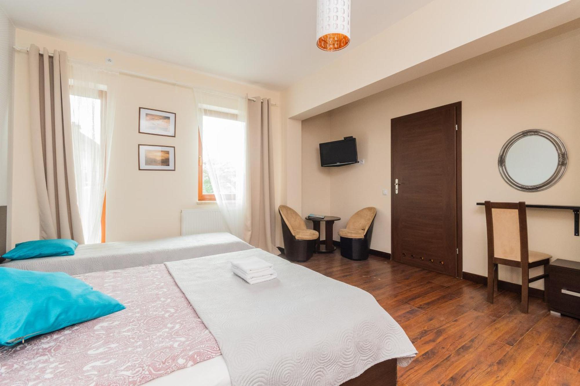 Sztutowo Lazurowy Dwor - Apartamenty Oraz Pokoje Z Basenem I Parkingiem Ruang foto
