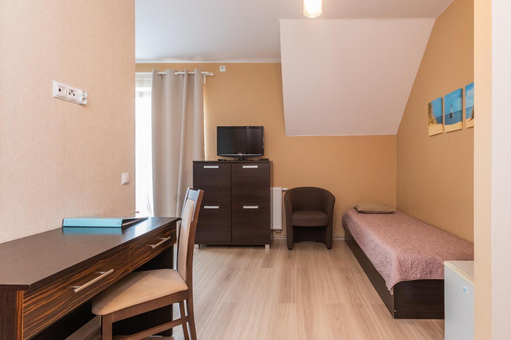 Sztutowo Lazurowy Dwor - Apartamenty Oraz Pokoje Z Basenem I Parkingiem Ruang foto