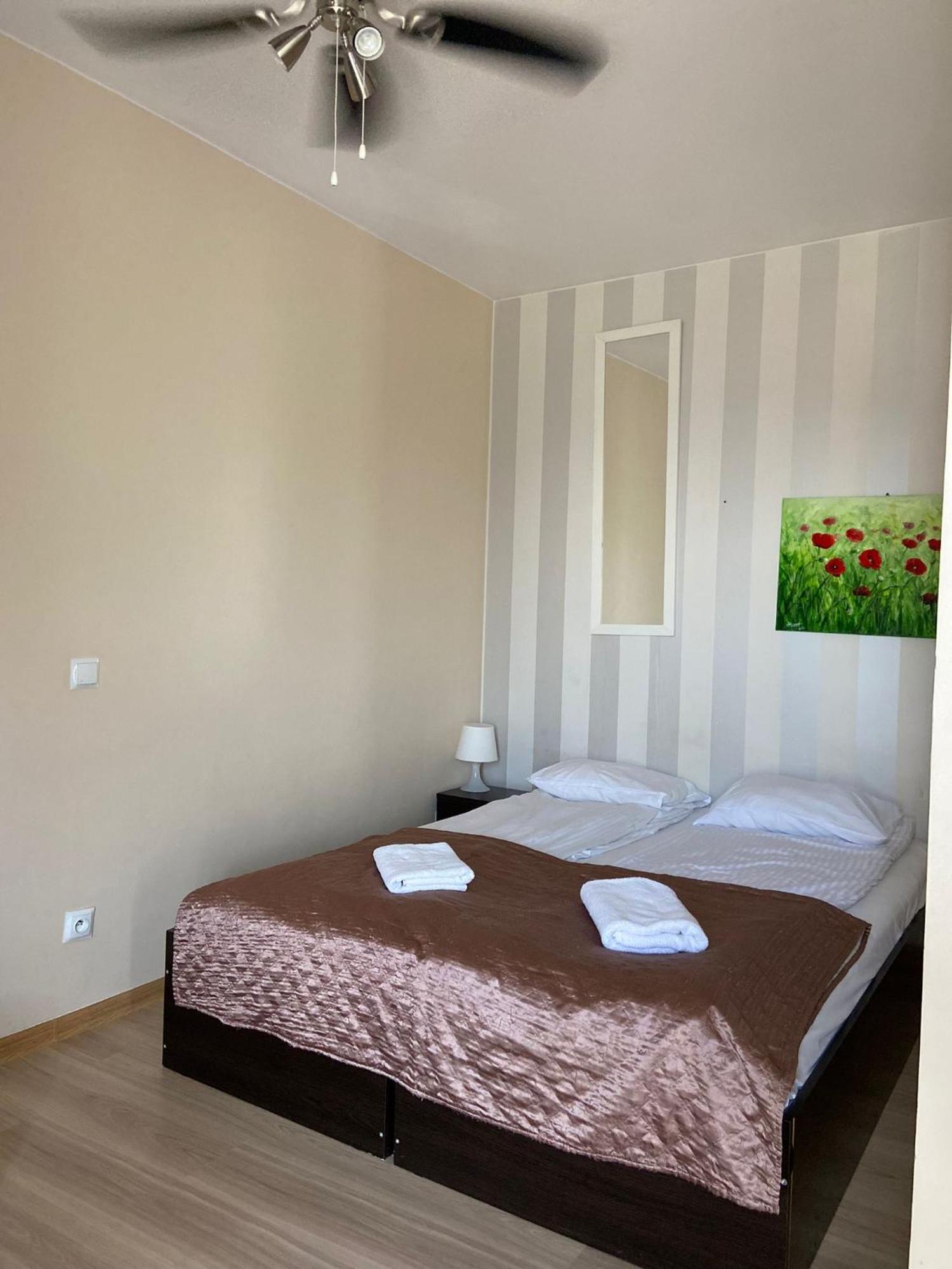 Sztutowo Lazurowy Dwor - Apartamenty Oraz Pokoje Z Basenem I Parkingiem Bagian luar foto
