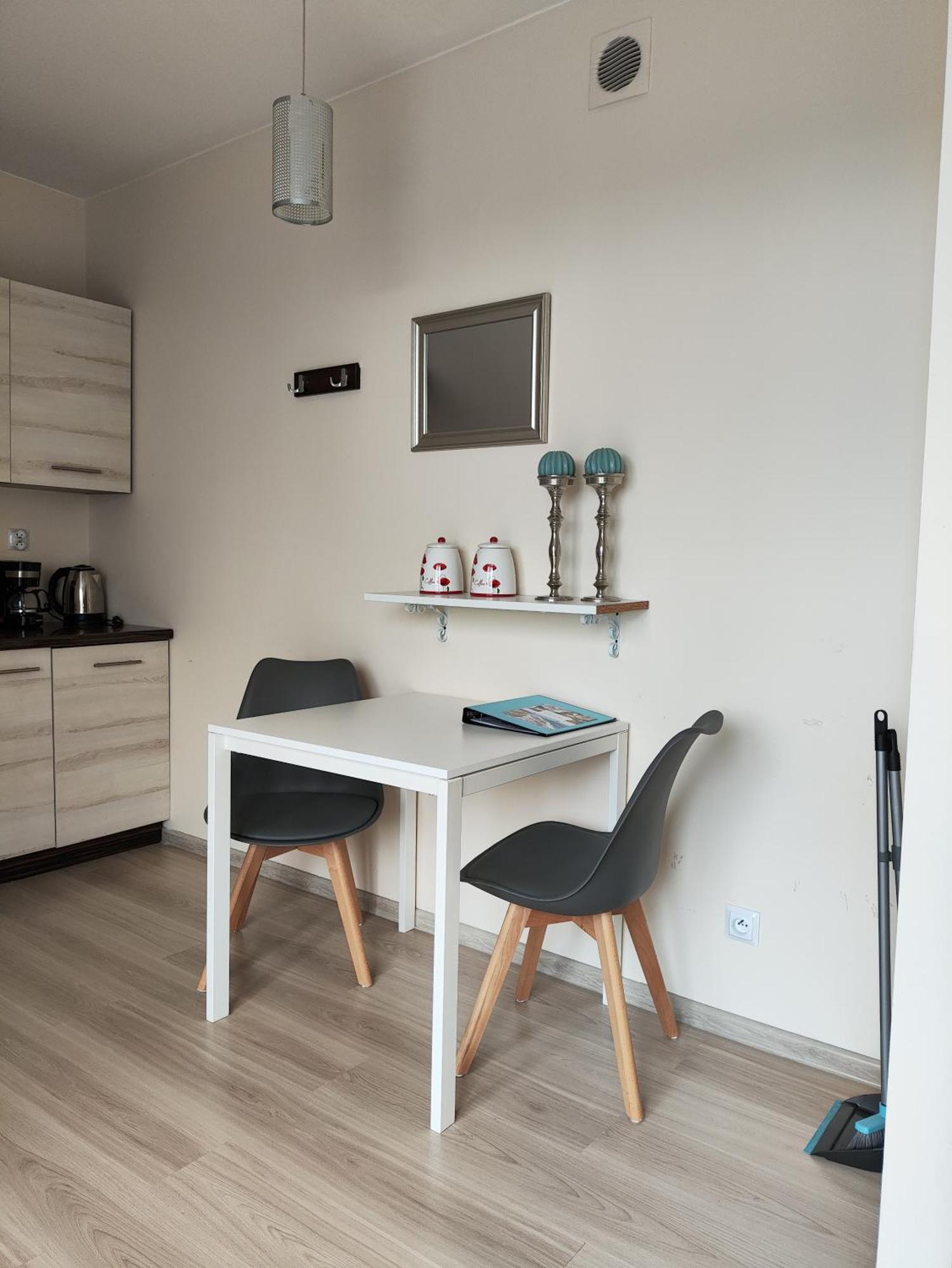 Sztutowo Lazurowy Dwor - Apartamenty Oraz Pokoje Z Basenem I Parkingiem Bagian luar foto