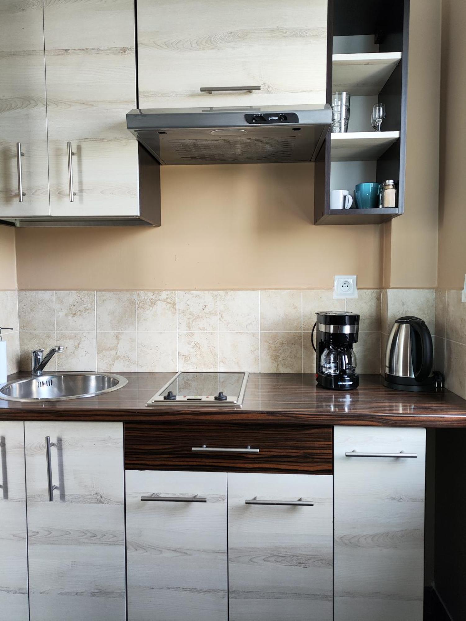 Sztutowo Lazurowy Dwor - Apartamenty Oraz Pokoje Z Basenem I Parkingiem Bagian luar foto